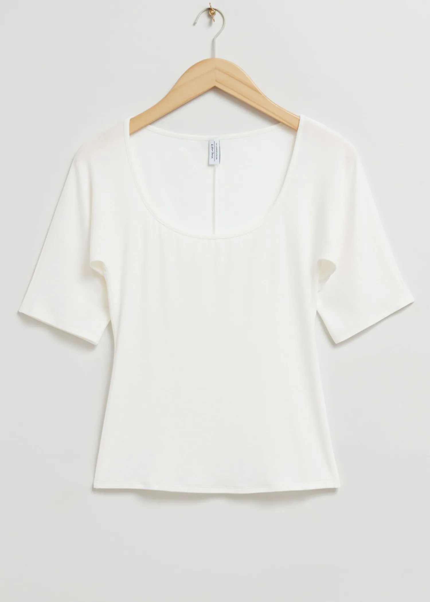 Best Sale Figursyet Blod T-Shirt Med Firkantet Hals Kvinder Toppe